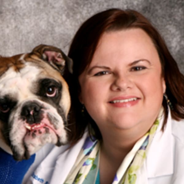 Meet Dr. Elizabeth Settles, Windsor Veterinarian